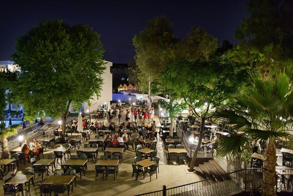 Larissa Beach Club Side Exterior foto