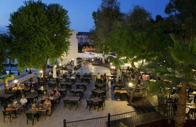 Larissa Beach Club Side Exterior foto